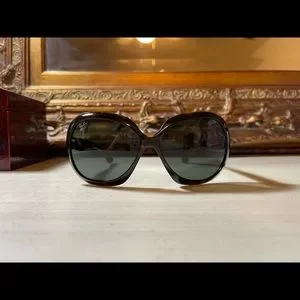 Ray Ban Jackie Ohh II Sunglasses Like Seen On Margot Robbie khaite_ny and Oliver Peoples frame the ease of summer style  main image 3
